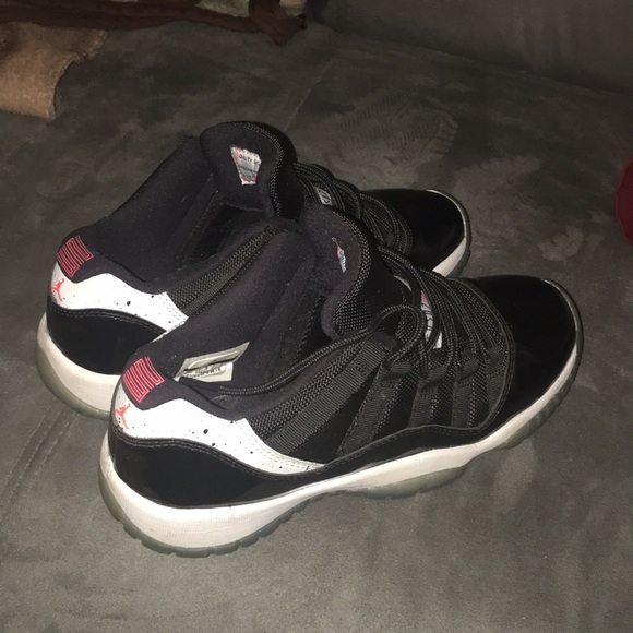 Jordan 11s retro low infrared (GS) 5y - Picture 1 of 4
